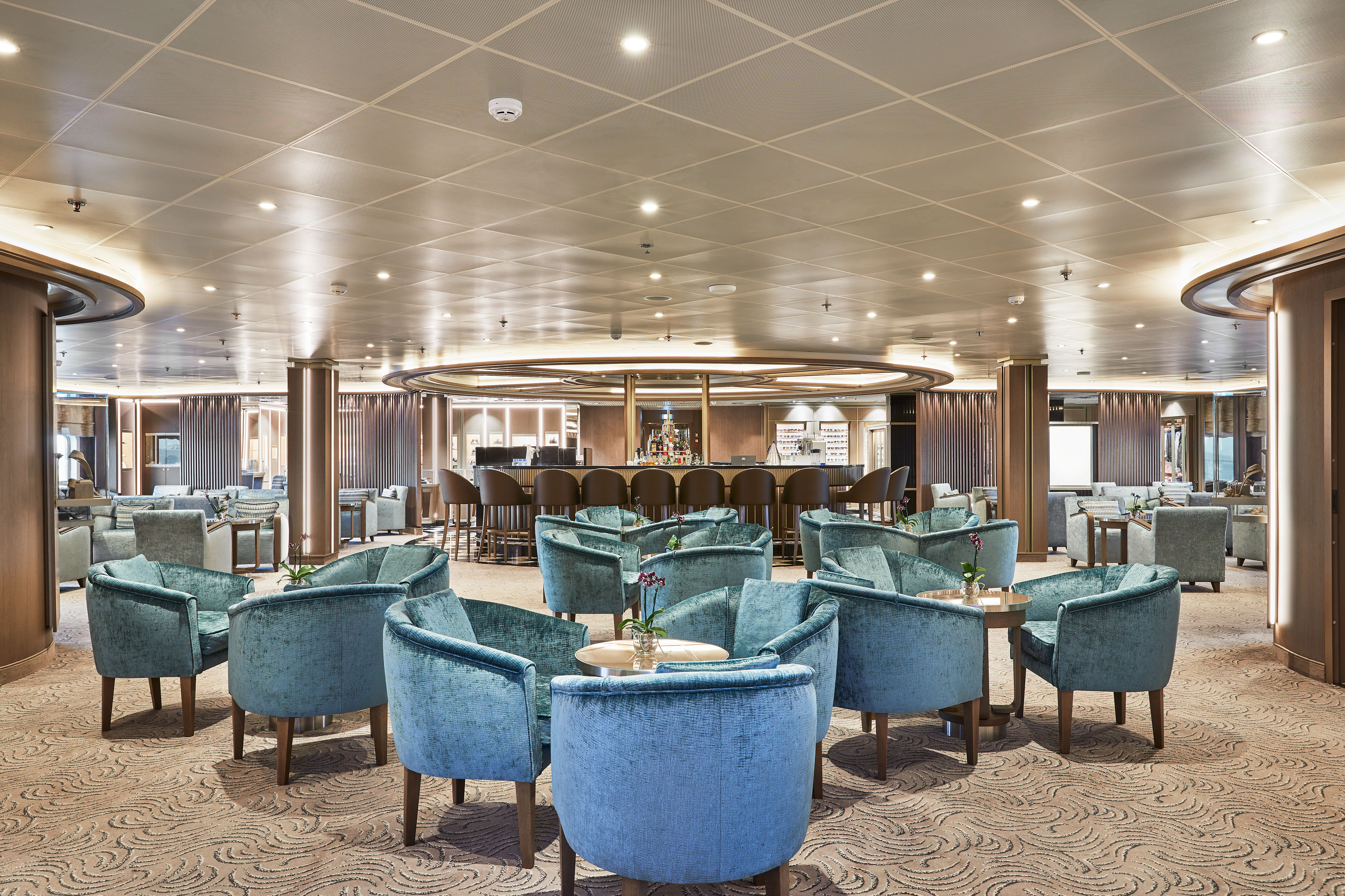 Silversea - Silver Shadow - Arts Bar.jpg